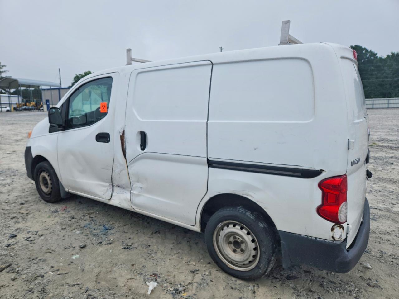 2015 NISSAN NV200 — фото 2
