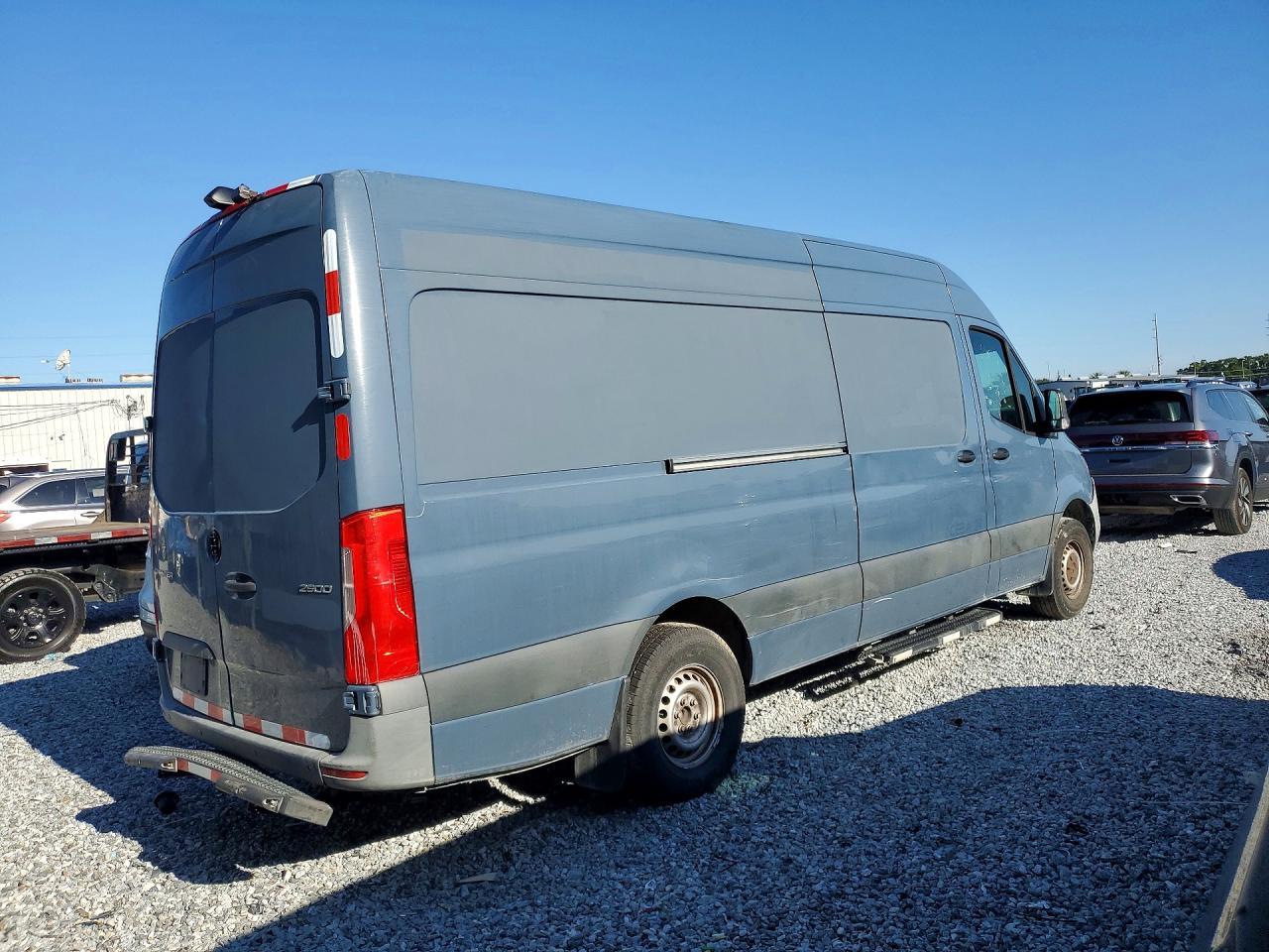 MERCEDES-BENZ SPRINTER