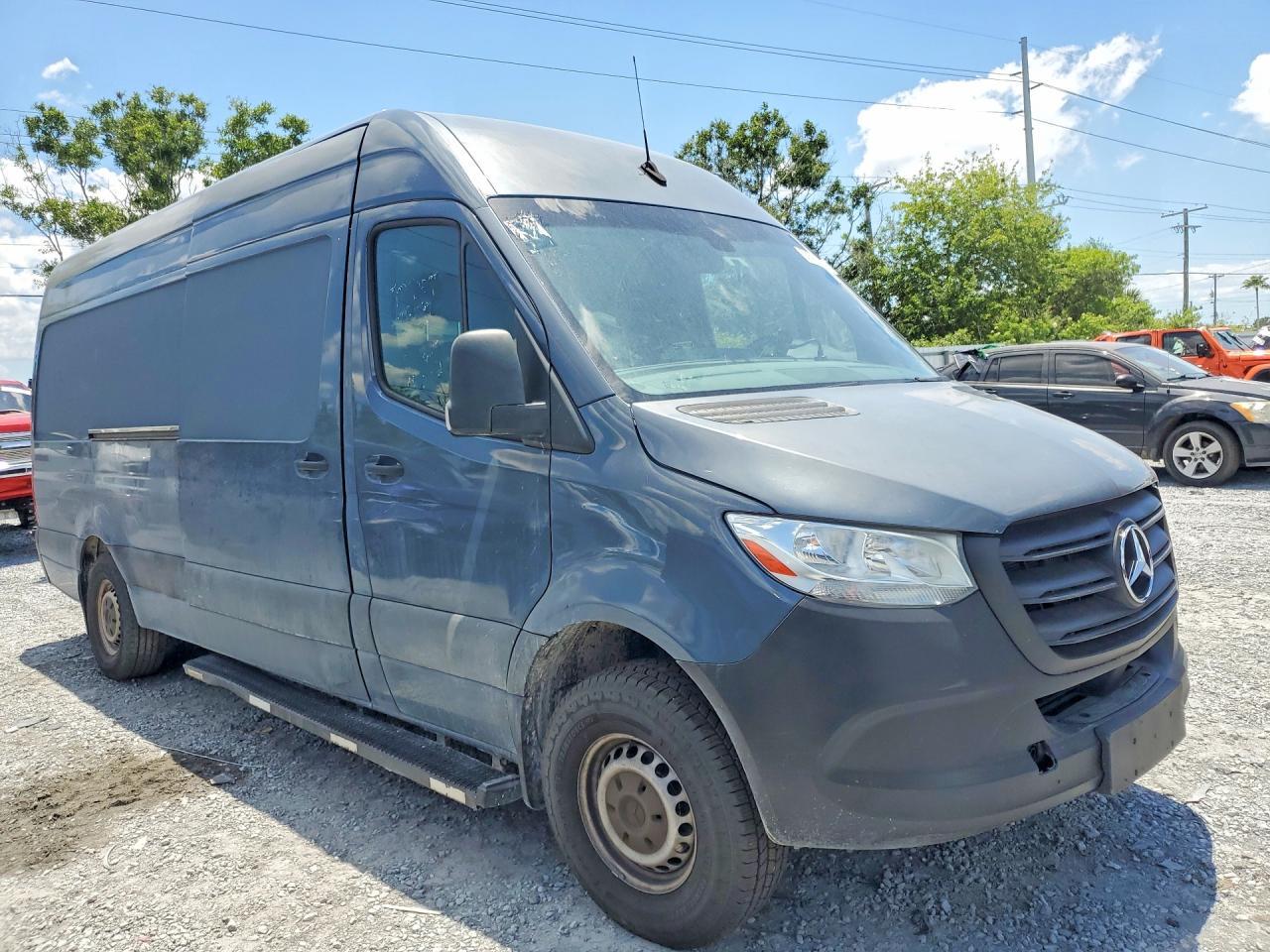 MERCEDES-BENZ SPRINTER