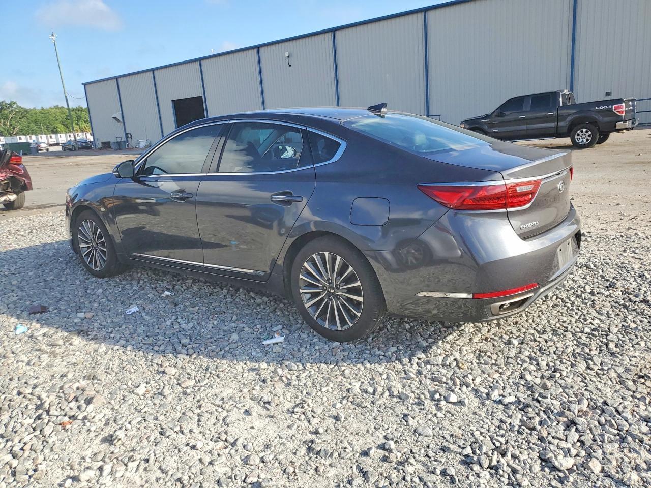 2018 KIA CADENZA — фото 2