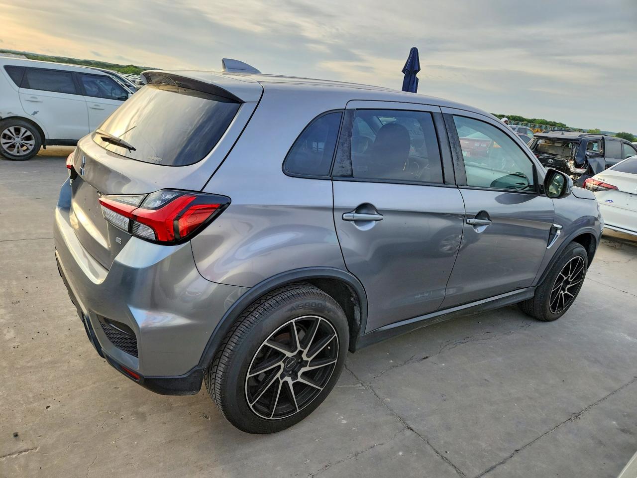MITSUBISHI OUTLANDER SPORT