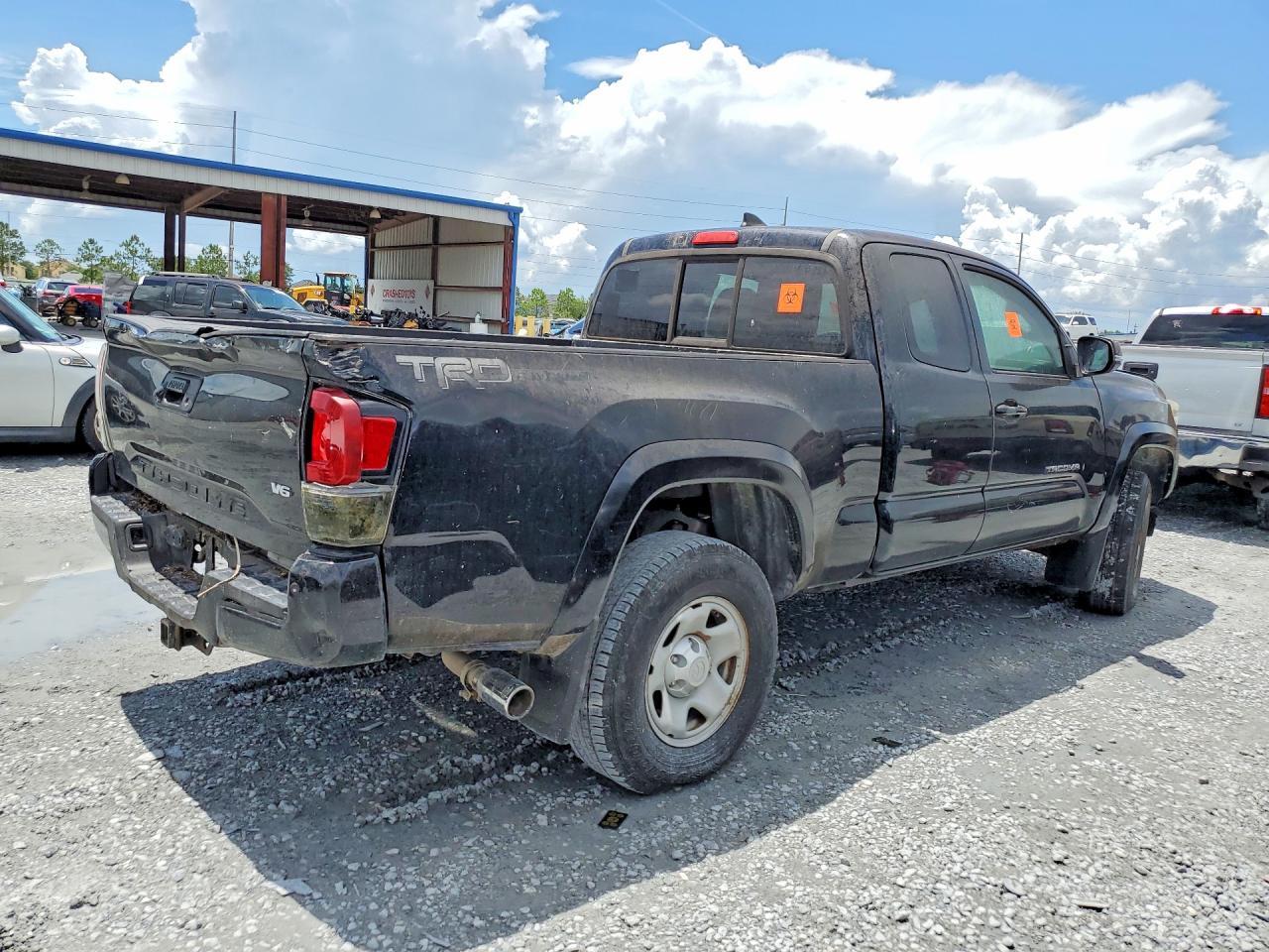 TOYOTA TACOMA