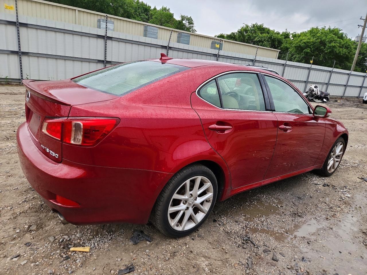 2013 LEXUS IS 250 — фото 3