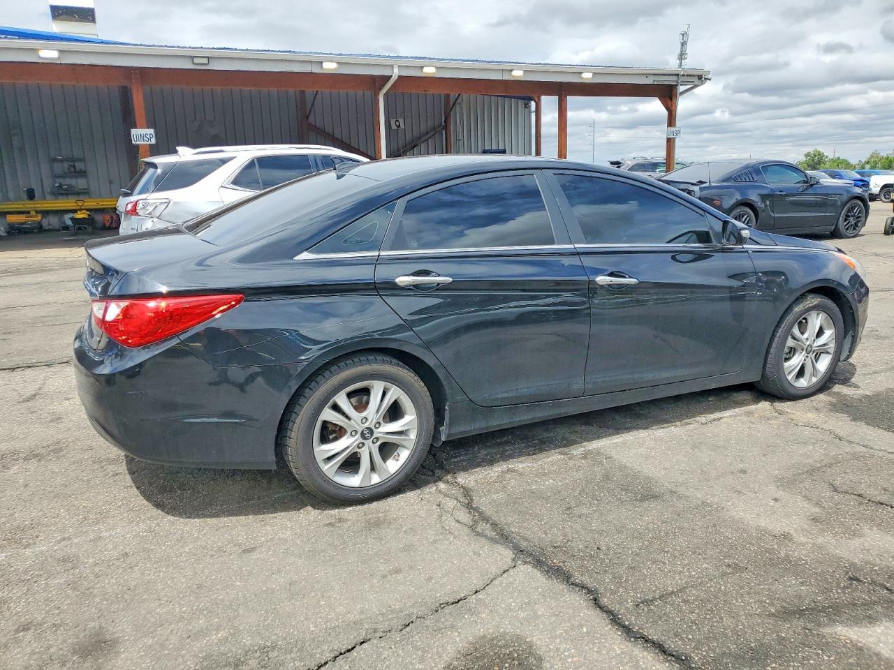 2011 HYUNDAI SONATA — фото 3