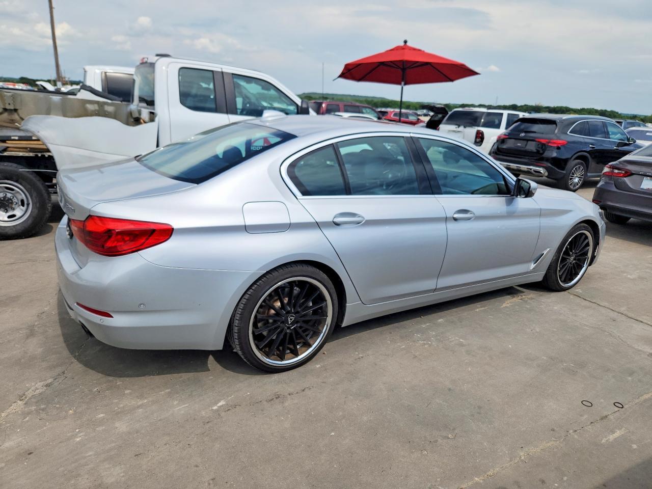 2019 BMW 5 SERIES — фото 3