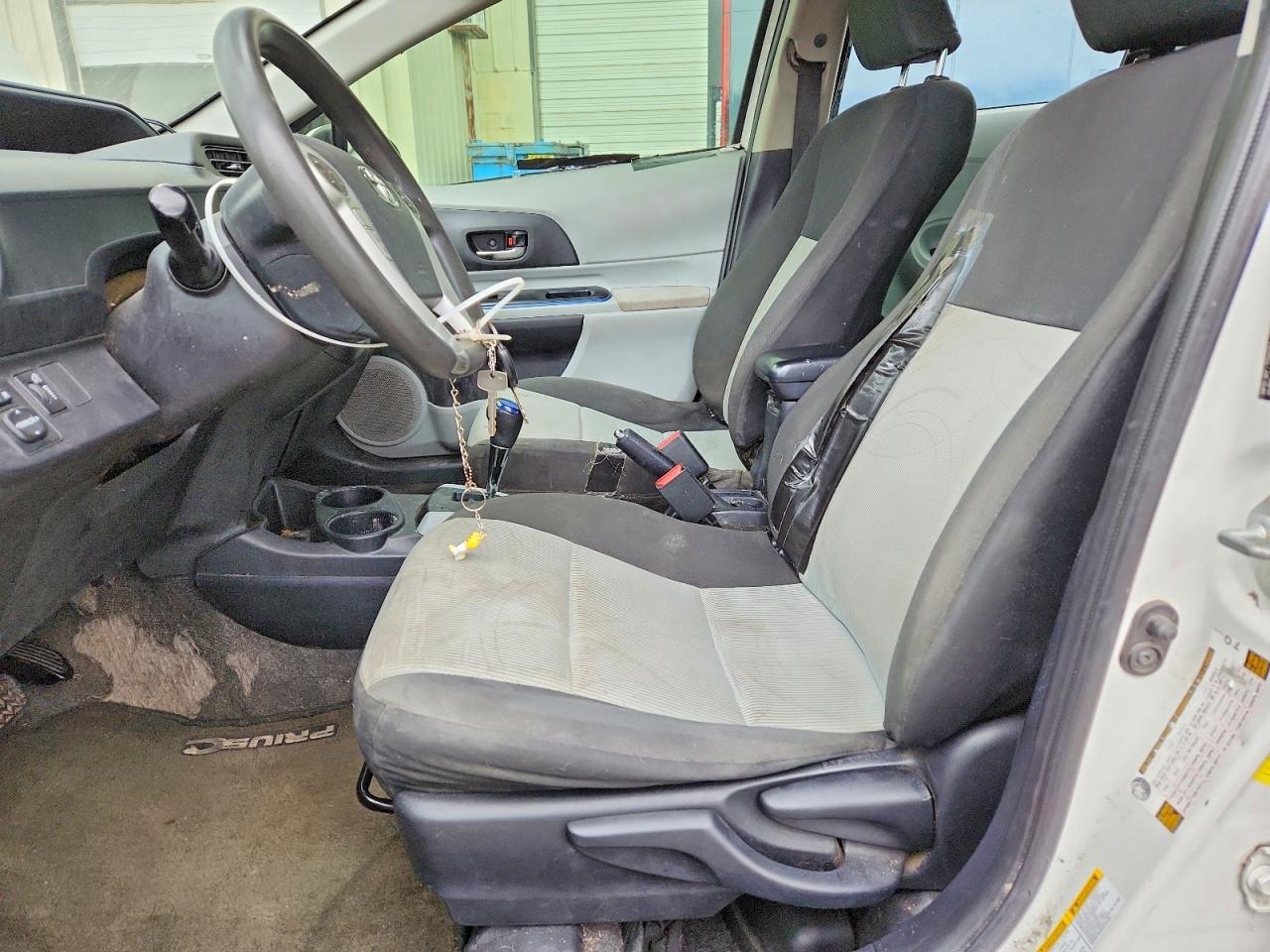 2013 TOYOTA PRIUS C — фото 7
