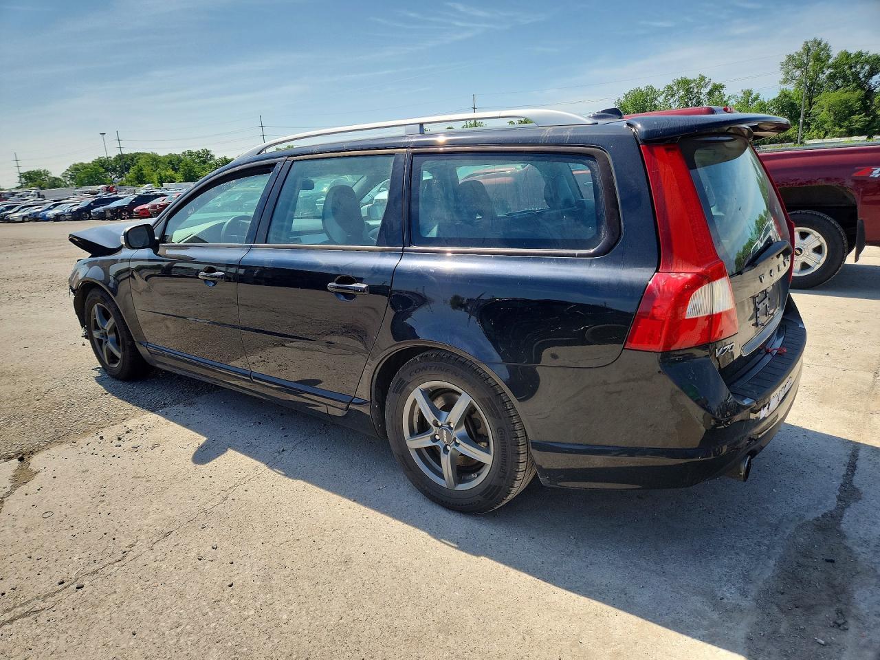 2010 VOLVO V70 — фото 2