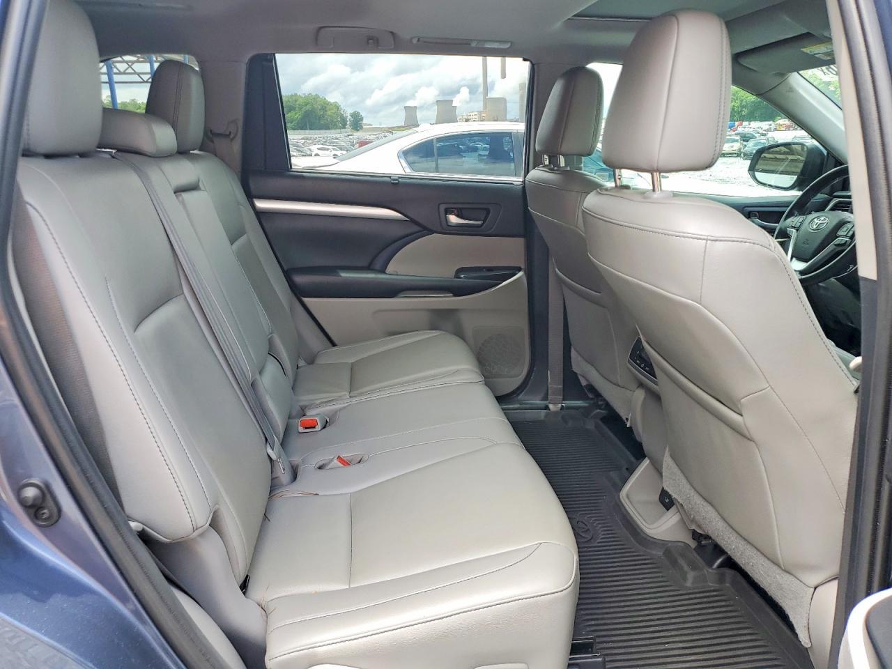 2019 TOYOTA HIGHLANDER — фото 10