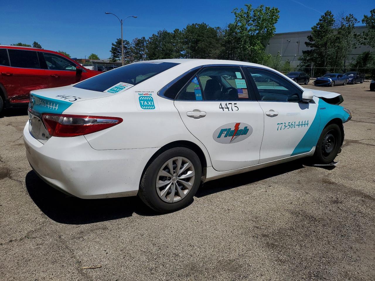 2016 TOYOTA CAMRY HYBRID — фото 3