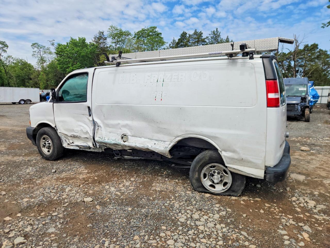 2019 CHEVROLET EXPRESS — фото 2