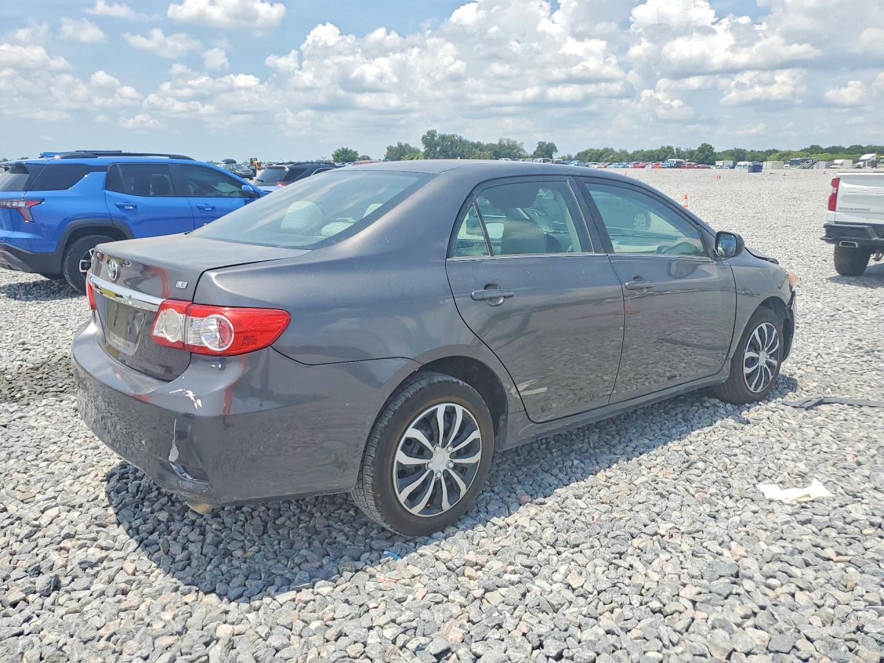 2013 TOYOTA COROLLA — фото 3