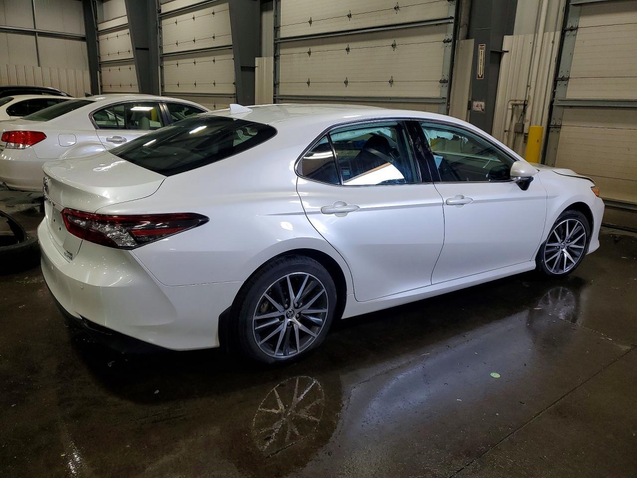 2022 TOYOTA CAMRY HYBRID — фото 3