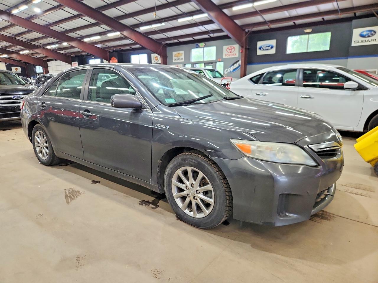 2011 TOYOTA CAMRY HYBRID — фото 4