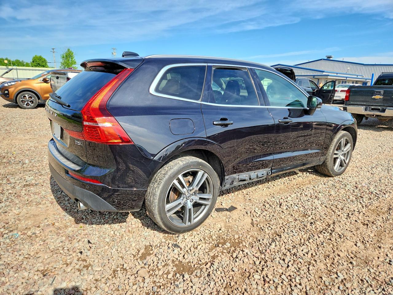 2020 VOLVO XC60 — фото 3