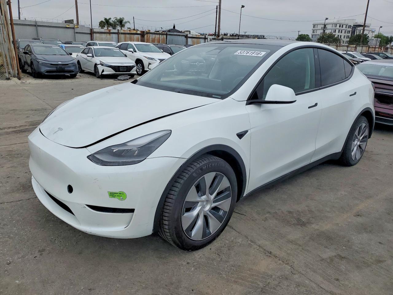 TESLA MODEL Y