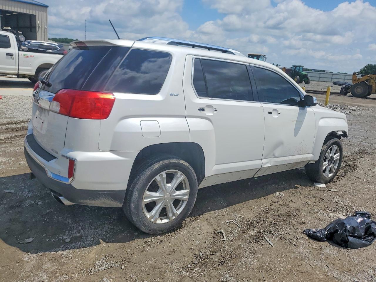 2016 GMC TERRAIN — фото 3