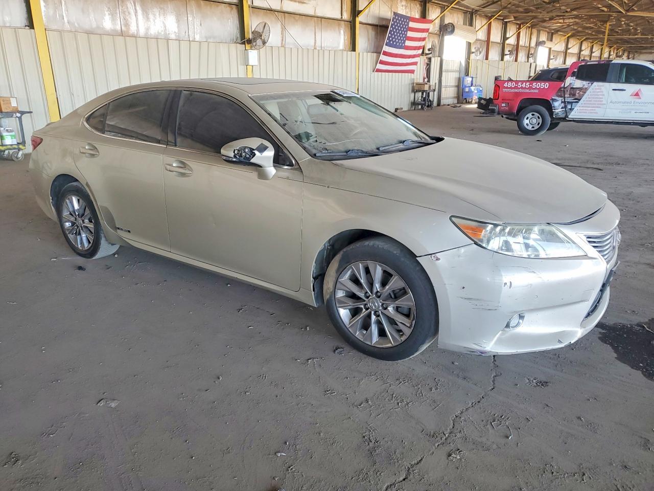 2015 LEXUS ES 300H — фото 4
