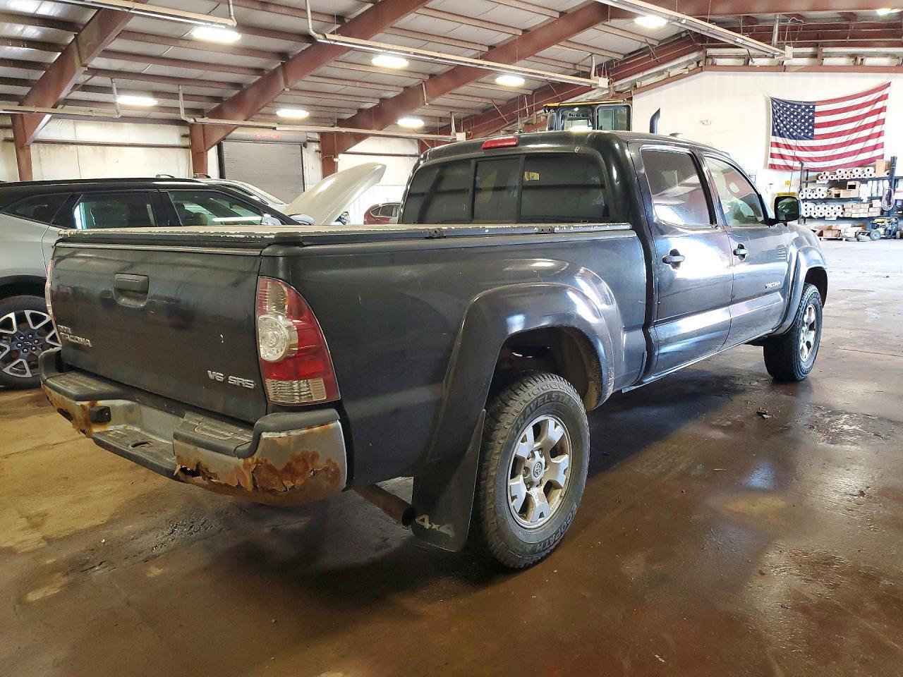 TOYOTA TACOMA