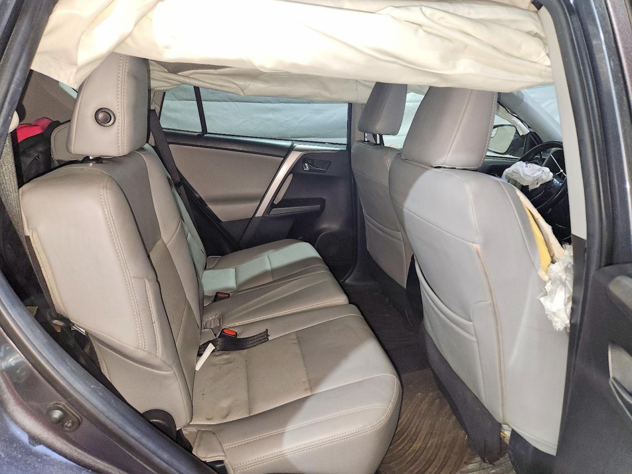 2017 TOYOTA RAV4 — фото 11
