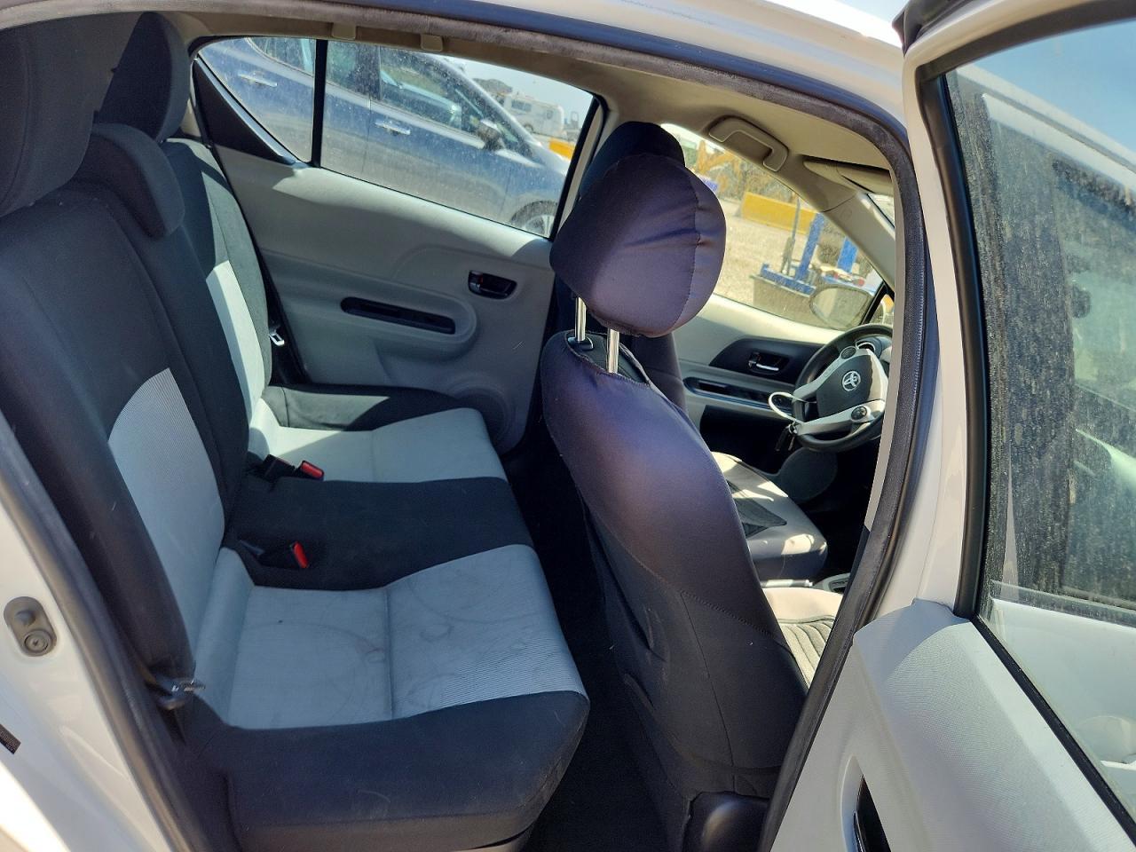 2012 TOYOTA PRIUS C — фото 10