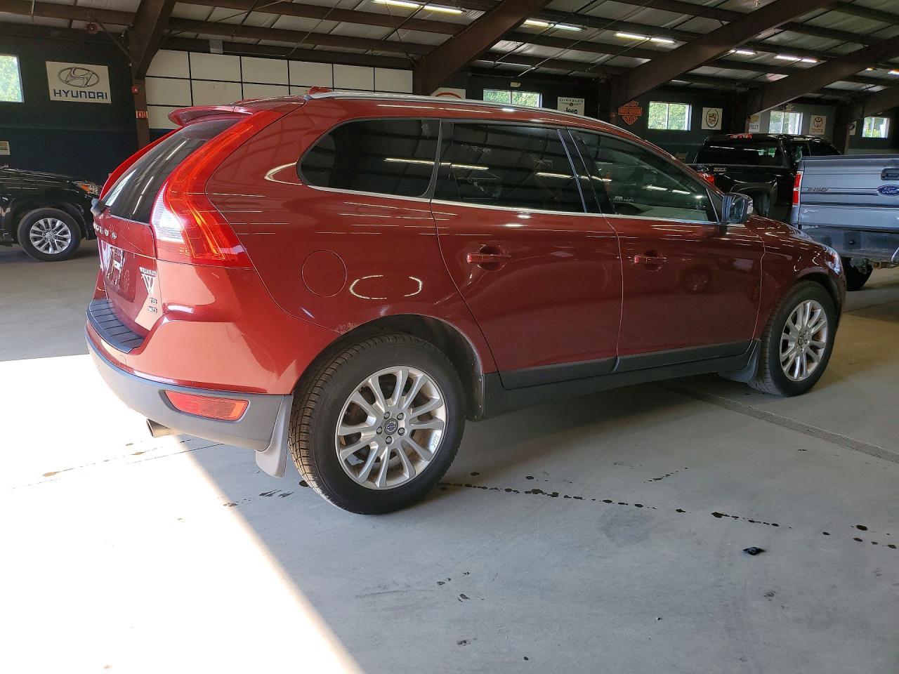 2010 VOLVO XC60 — фото 3