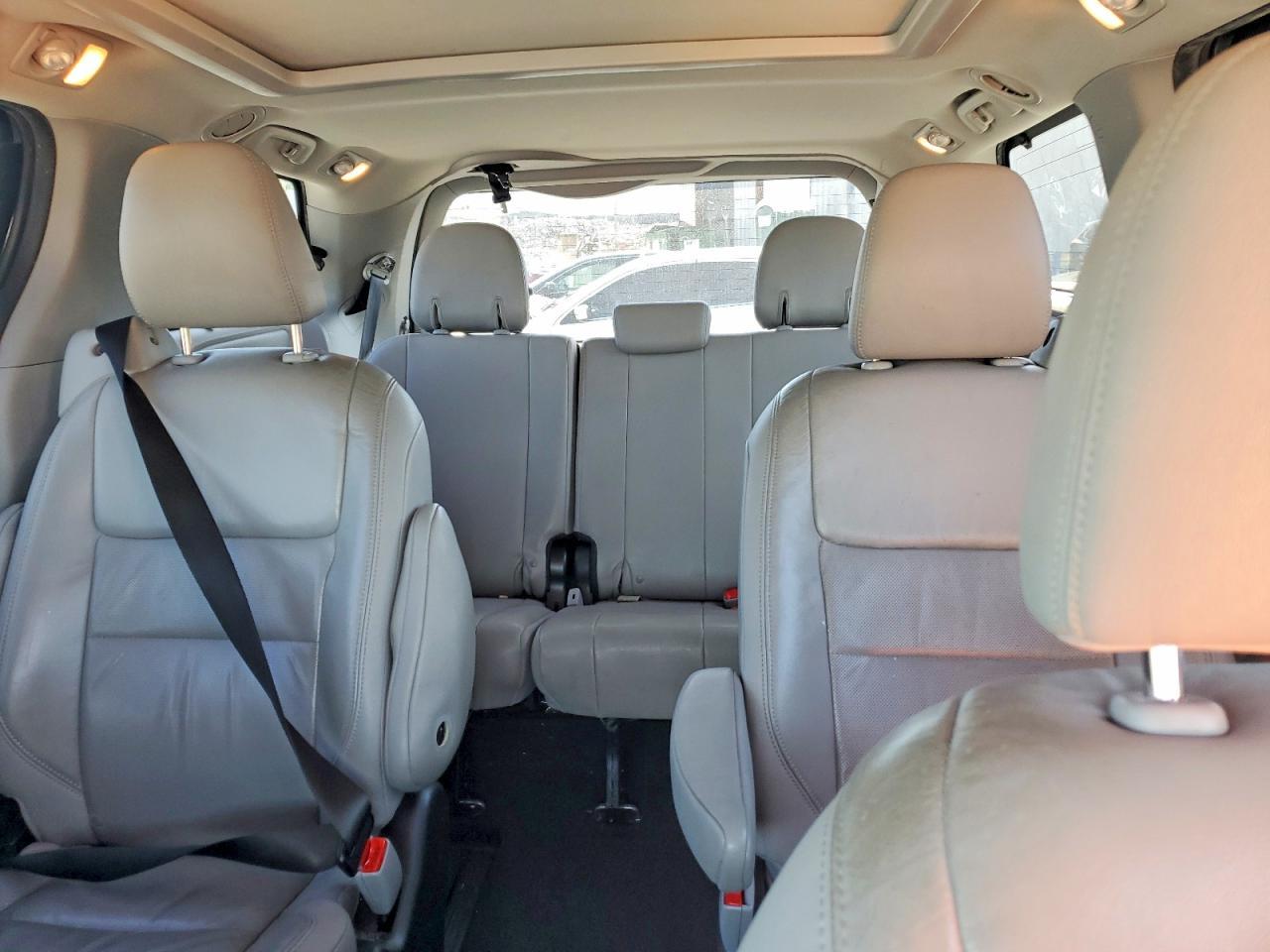 2015 TOYOTA SIENNA — фото 10