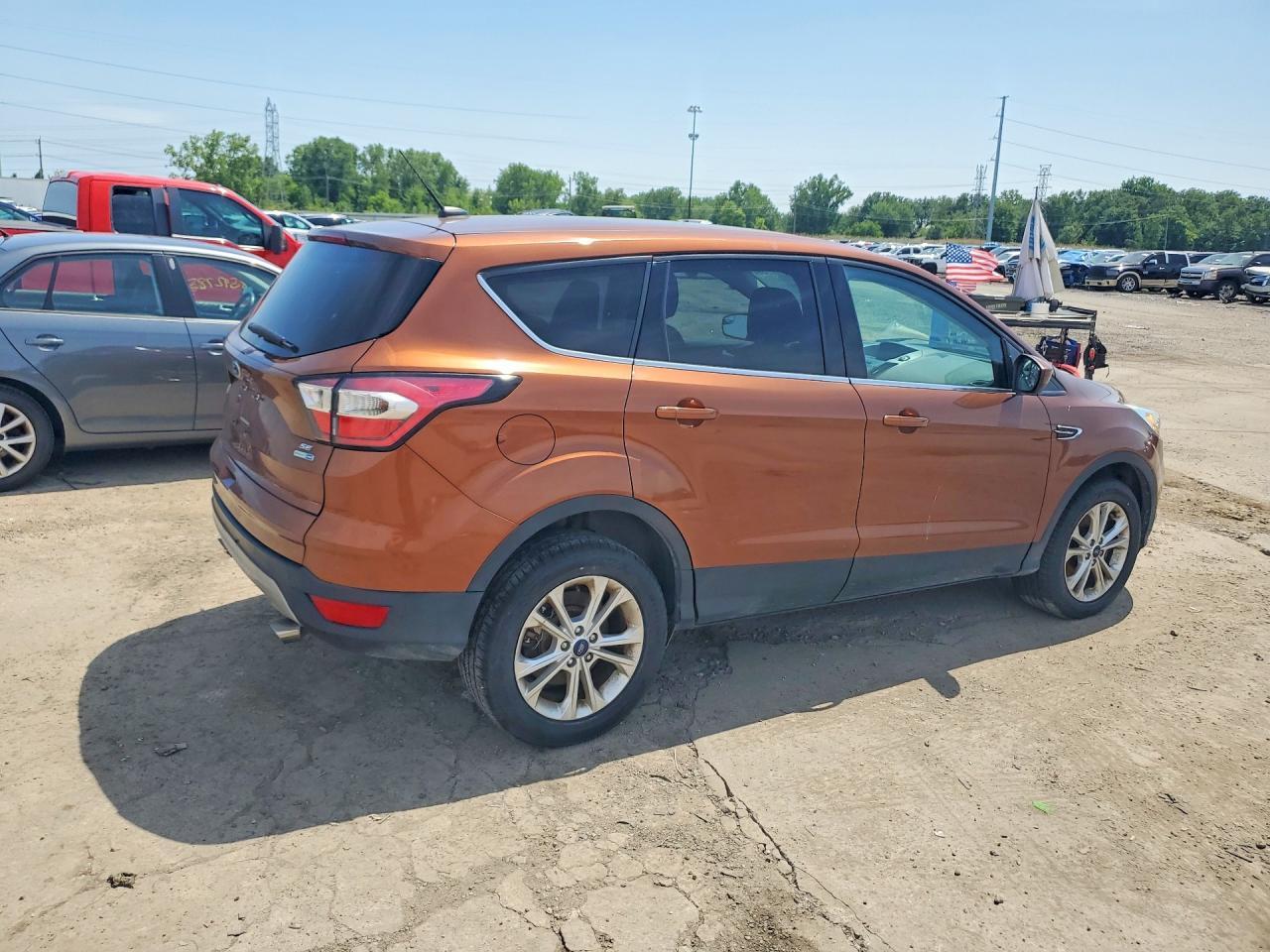 2017 FORD ESCAPE — фото 3