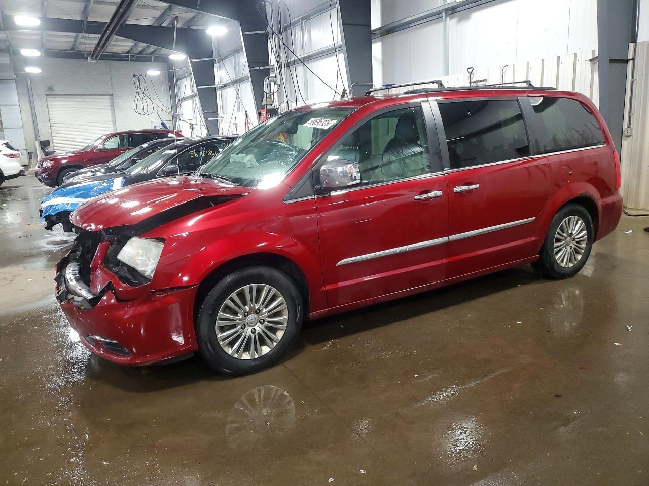 2013 CHRYSLER TOWN & COUNTRY — фото 1