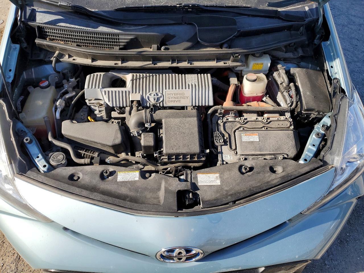 2016 TOYOTA PRIUS V — фото 12