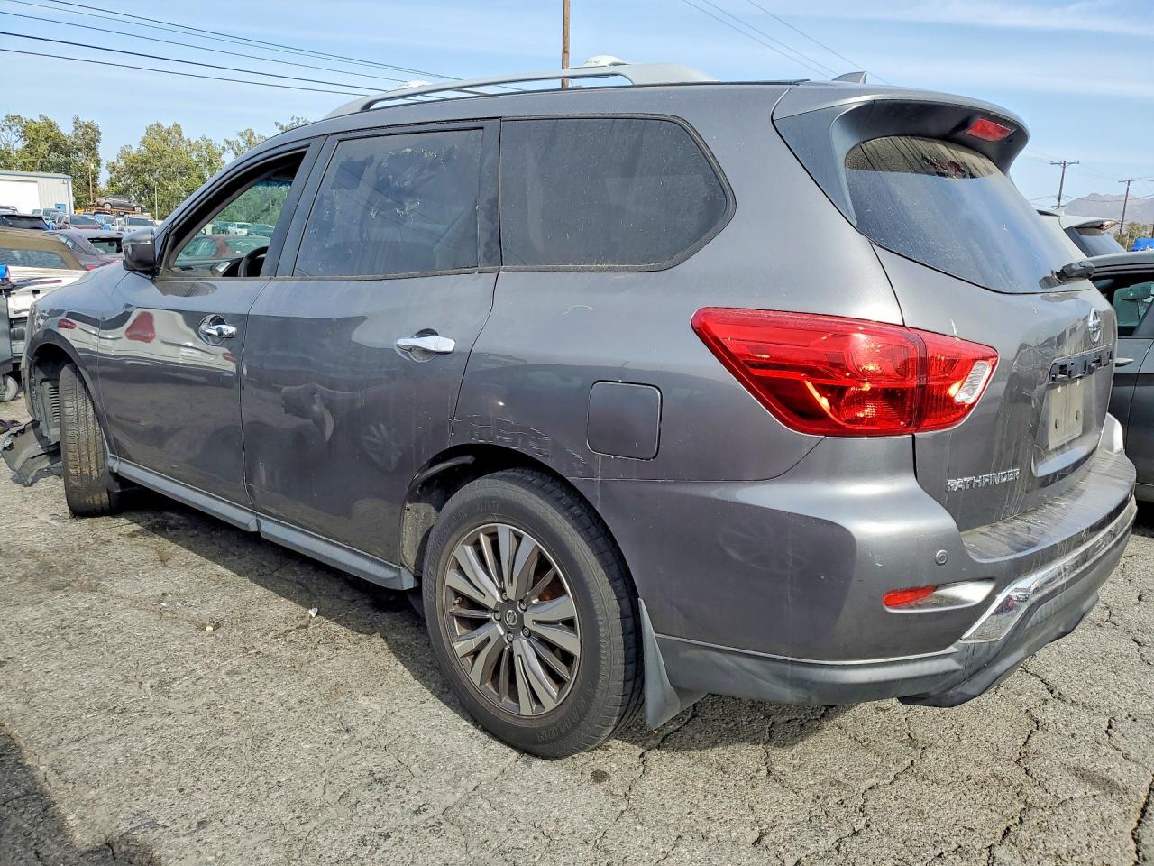 2019 NISSAN PATHFINDER — фото 2