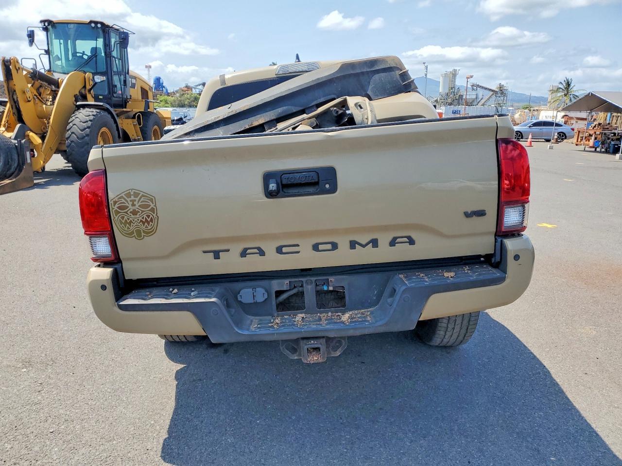 2018 TOYOTA TACOMA — фото 6