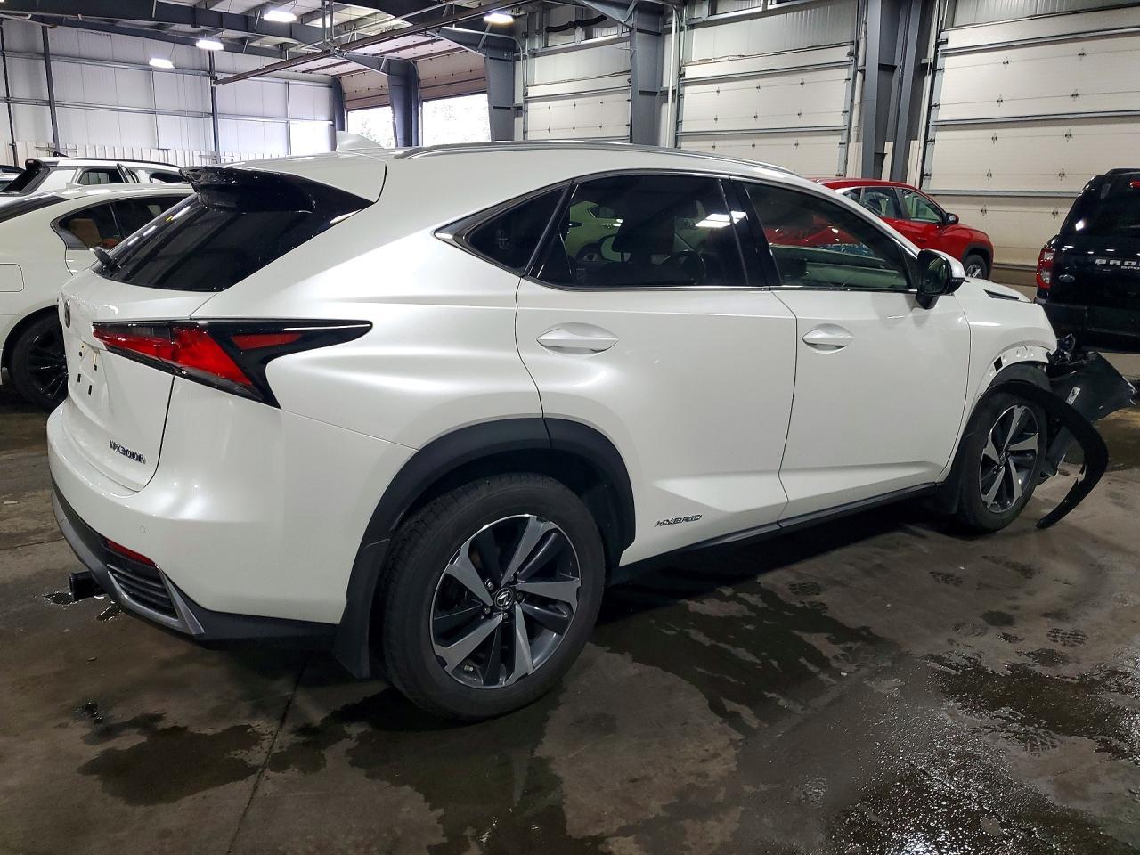2020 LEXUS NX 300H — фото 3
