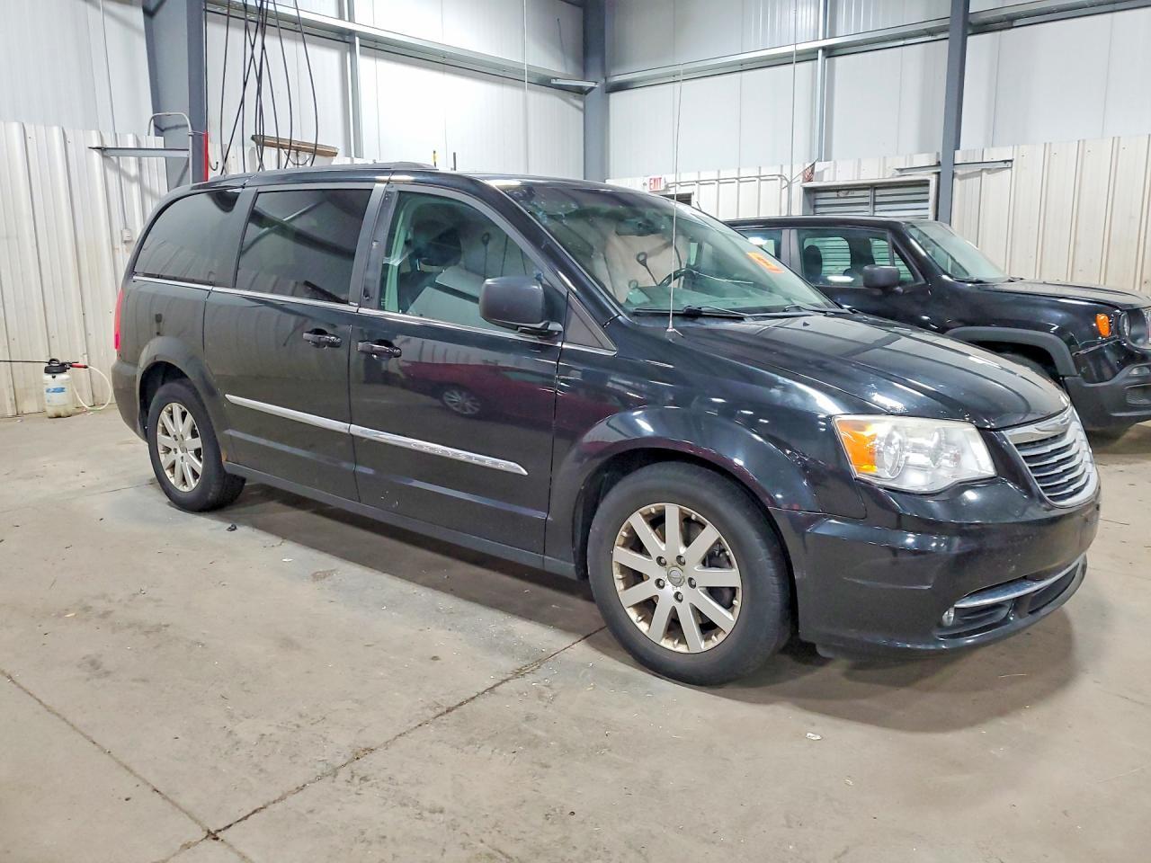 2013 CHRYSLER TOWN & COUNTRY — фото 4