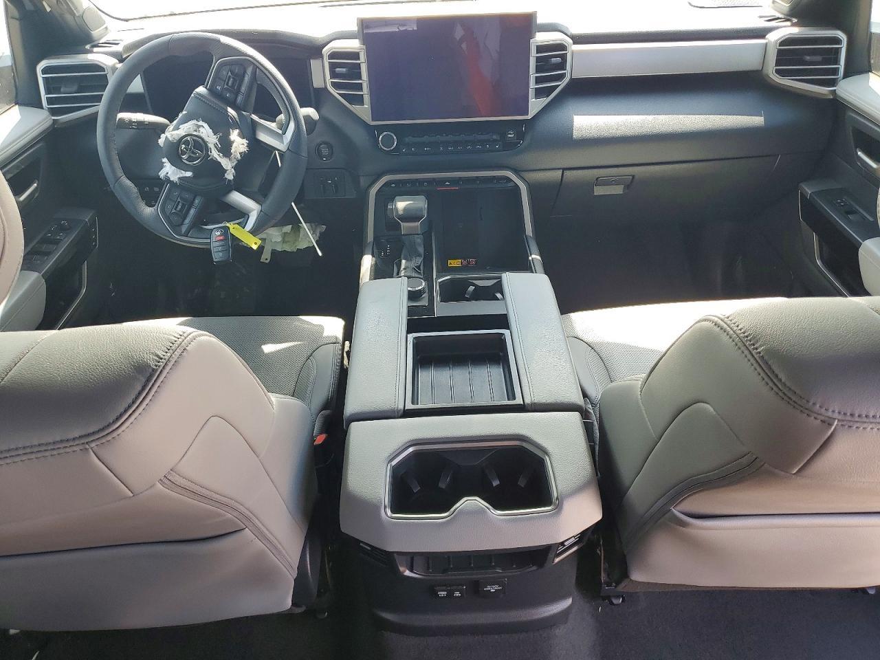 TOYOTA TUNDRA