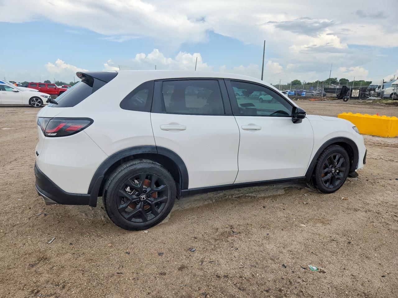 2025 HONDA HR-V — фото 3