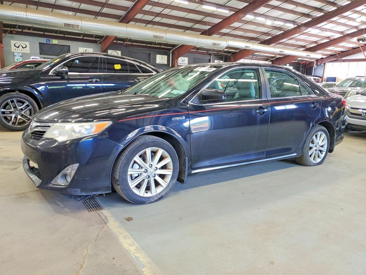 TOYOTA CAMRY HYBRID