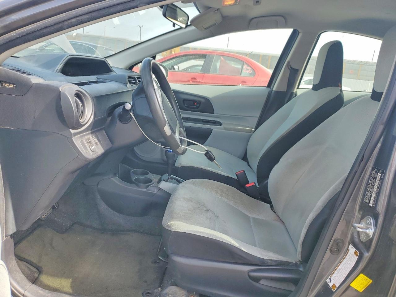 TOYOTA PRIUS C