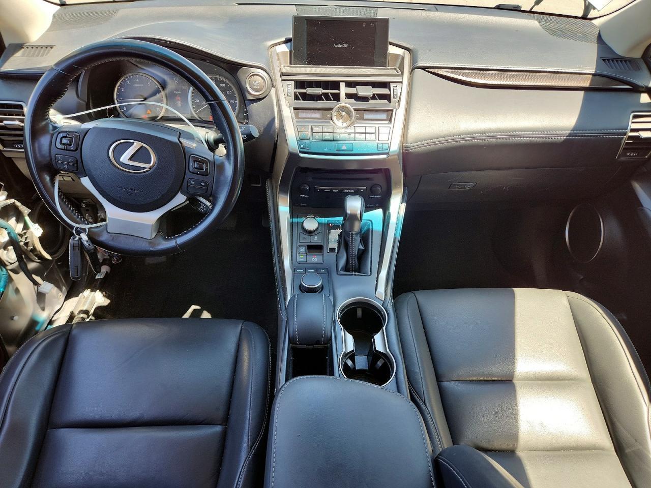2017 LEXUS NX 200T — фото 8
