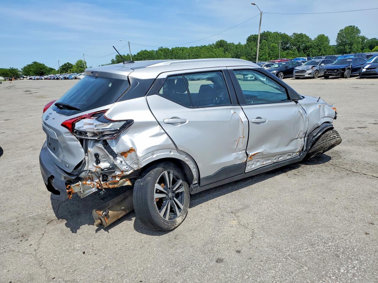2019 NISSAN KICKS — фото 3