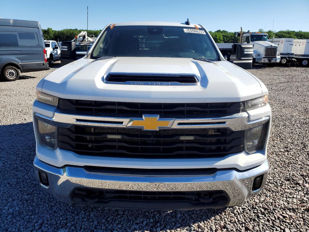 2024 CHEVROLET SILVERADO 2500 — фото 5