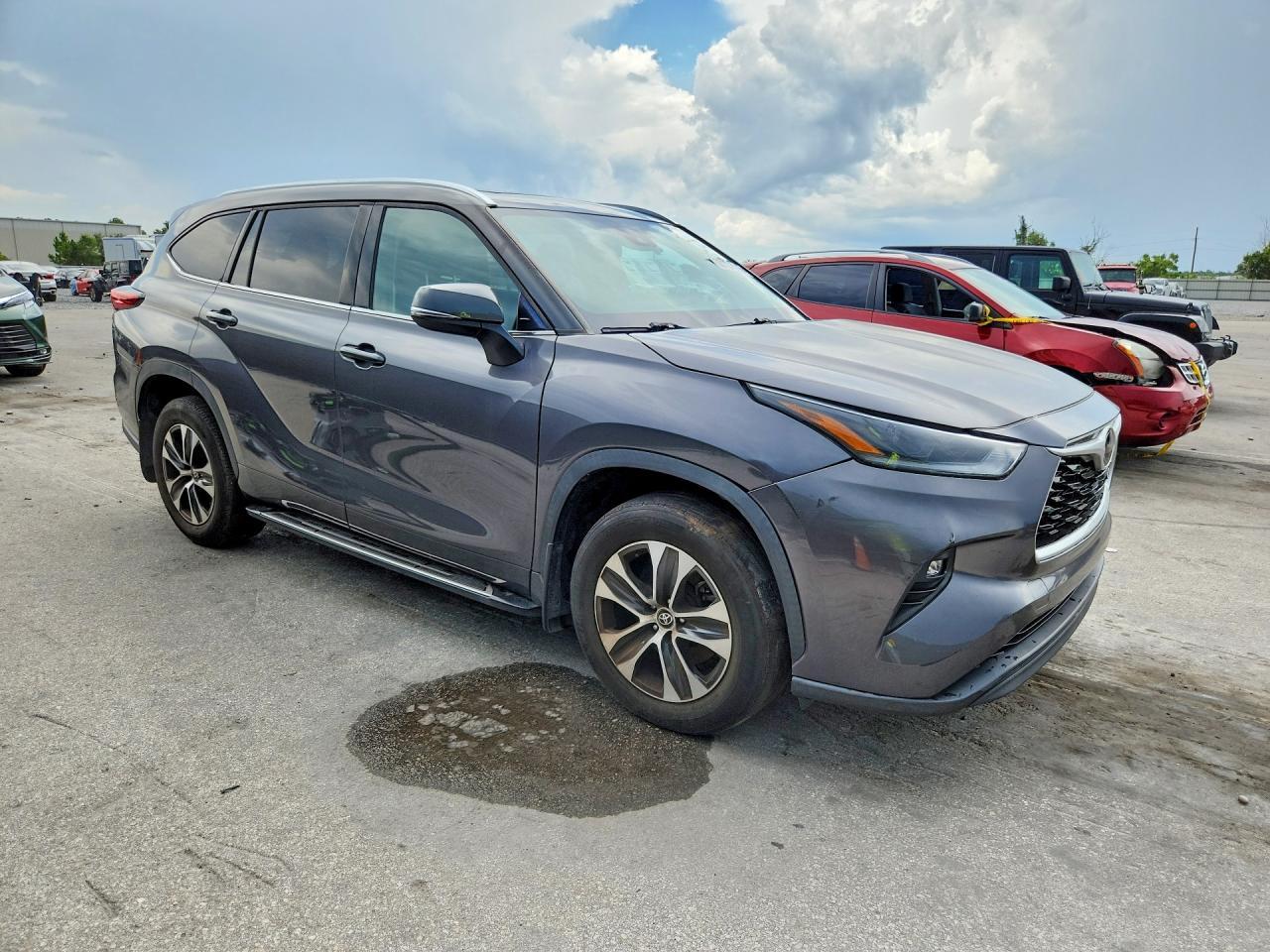 2021 TOYOTA HIGHLANDER — фото 4