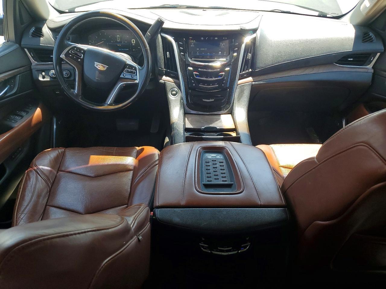 CADILLAC ESCALADE