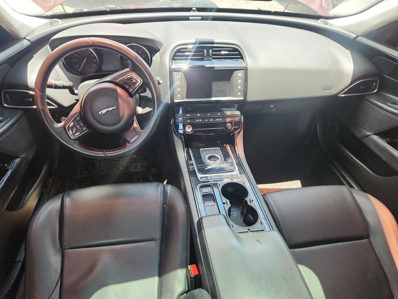 2017 JAGUAR XE — фото 8