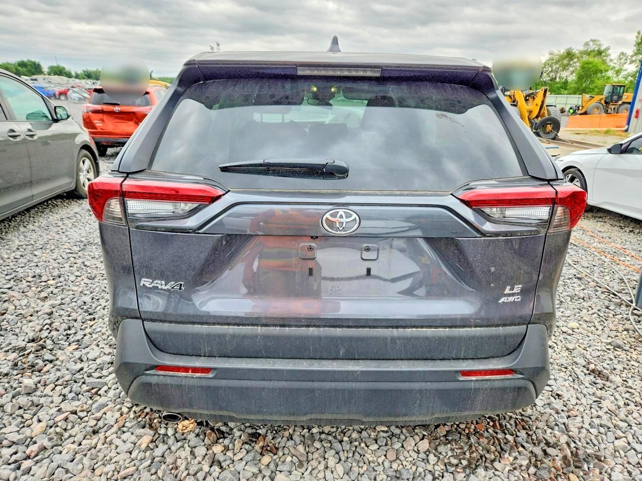2025 TOYOTA RAV4 — фото 6