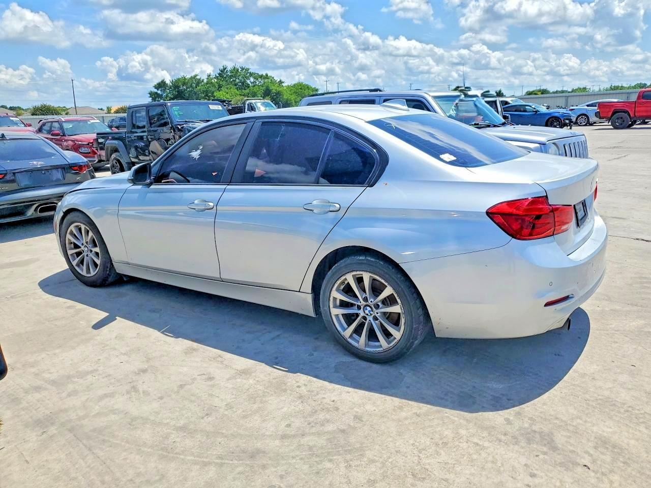 2017 BMW 3 SERIES — фото 2