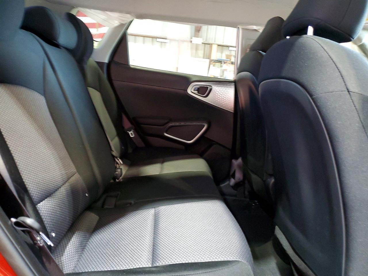 2025 KIA SOUL — фото 10