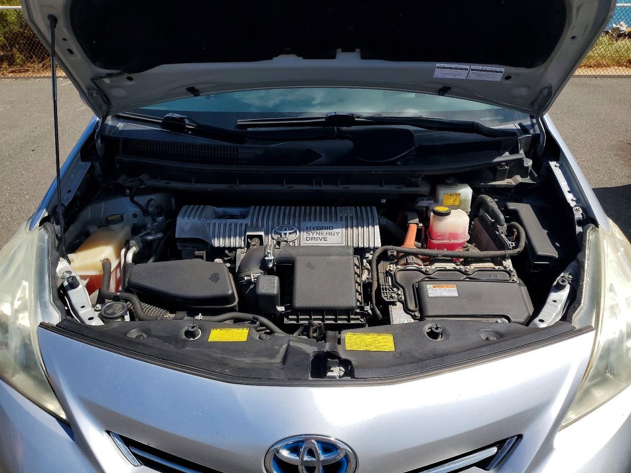 2013 TOYOTA PRIUS V — фото 12