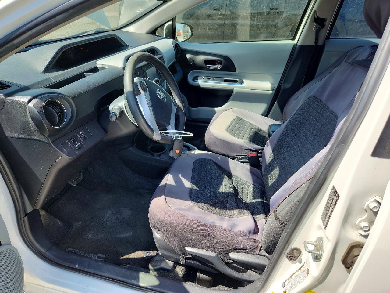 2012 TOYOTA PRIUS C — фото 7