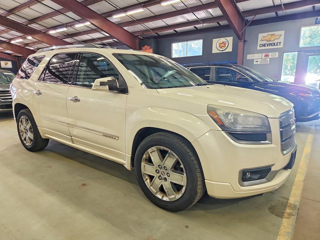 2015 GMC ACADIA — фото 4