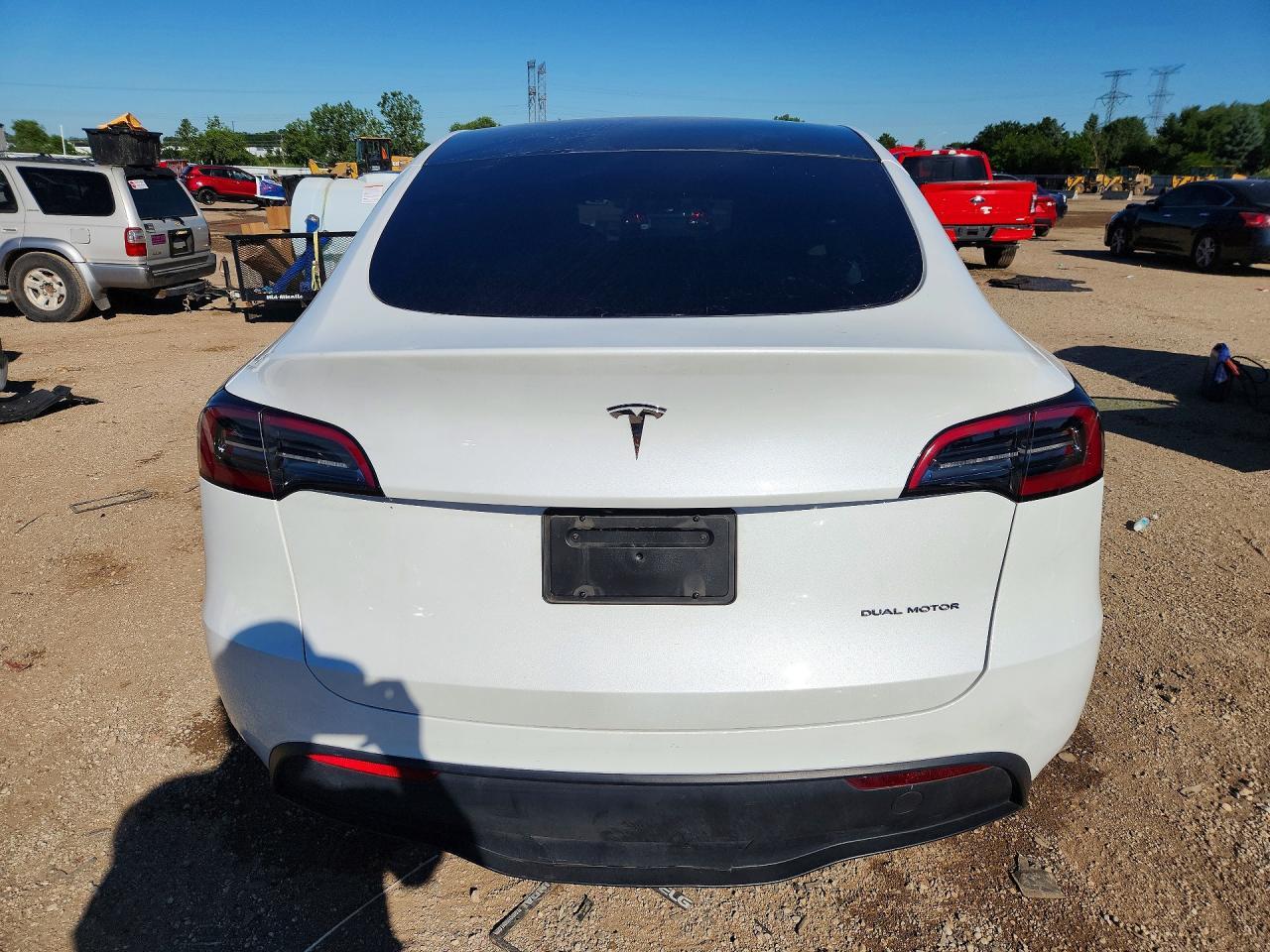 2024 TESLA MODEL Y — фото 6